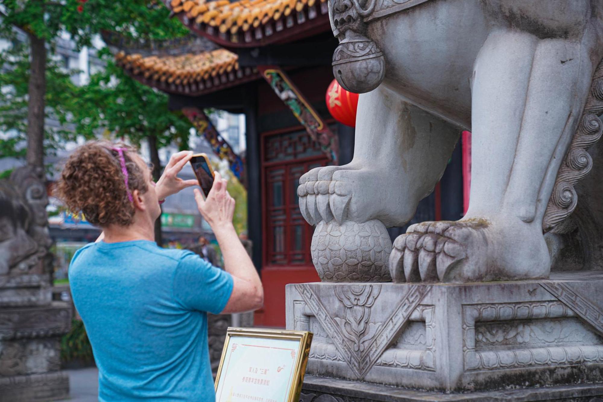Chengdu Flipflop Hostel Poshpacker Bagian luar foto