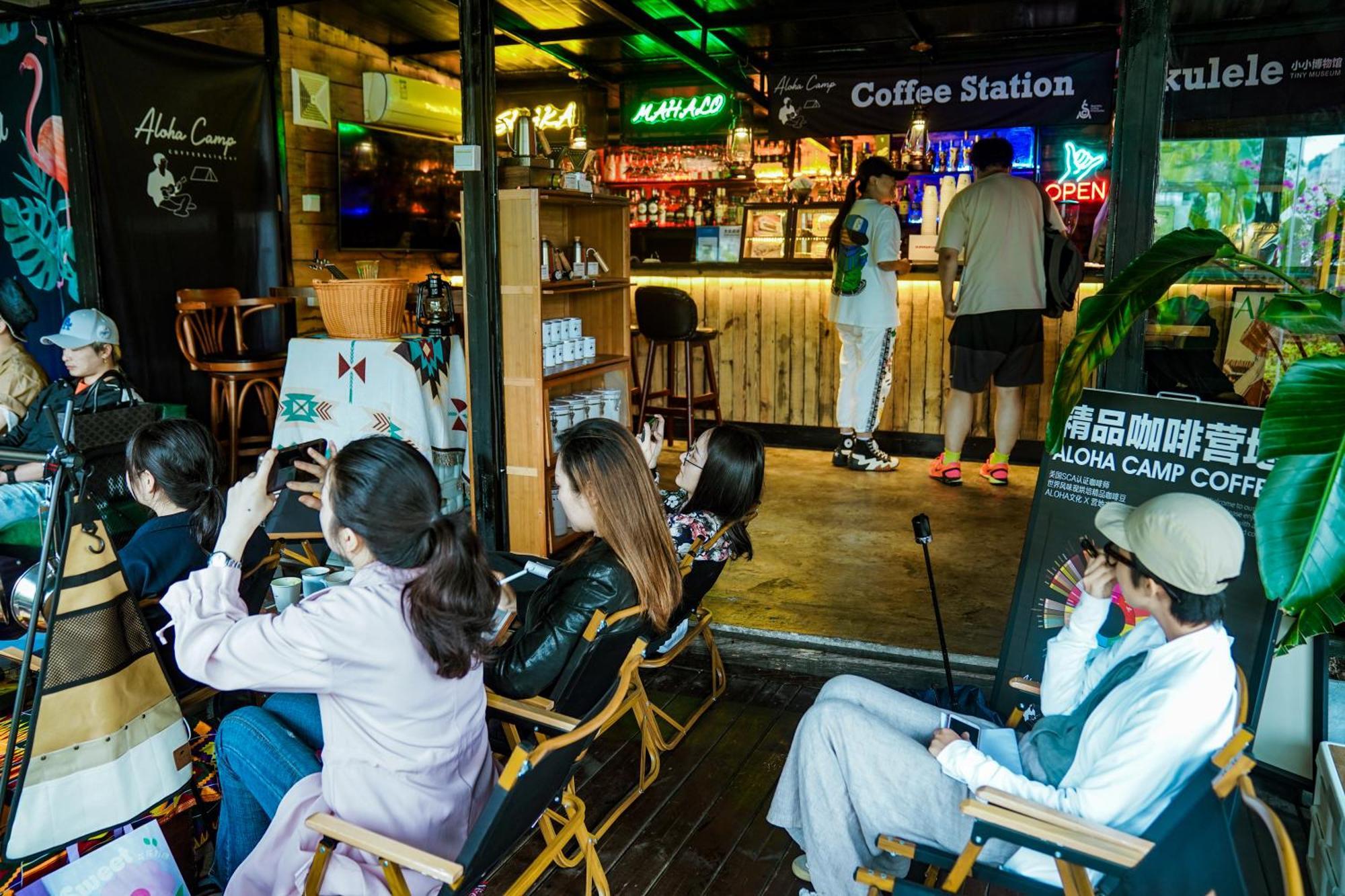 Chengdu Flipflop Hostel Poshpacker Bagian luar foto