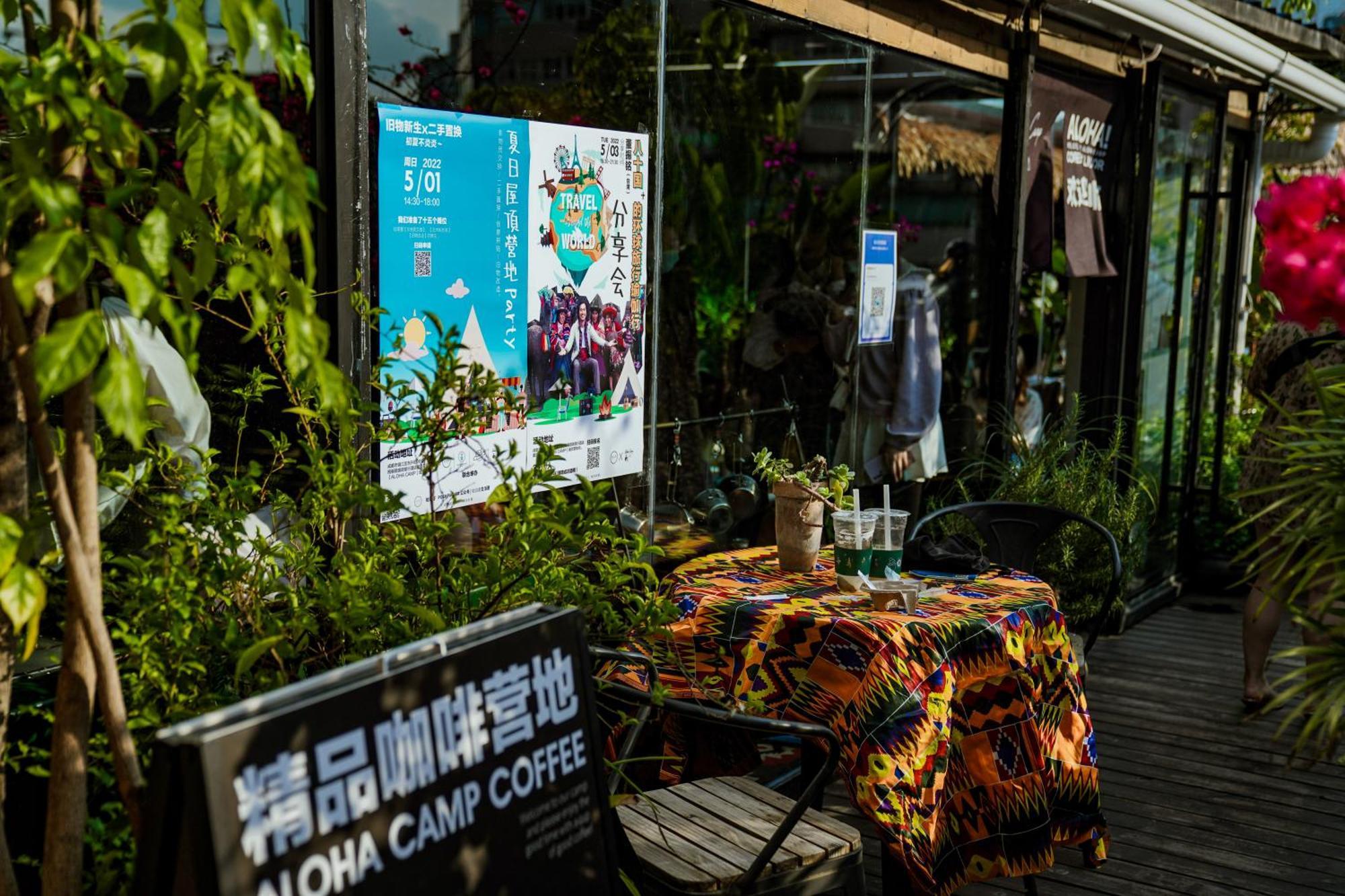 Chengdu Flipflop Hostel Poshpacker Bagian luar foto